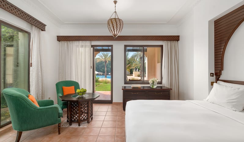 Family Room Pool View(2)